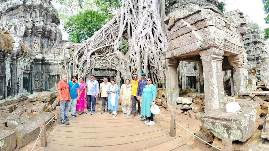 Angkor Wat Sunrise Tour Half-Day (Join-In-Tour) - Comfort and timing: pickup, small group size, and a 7-hour day