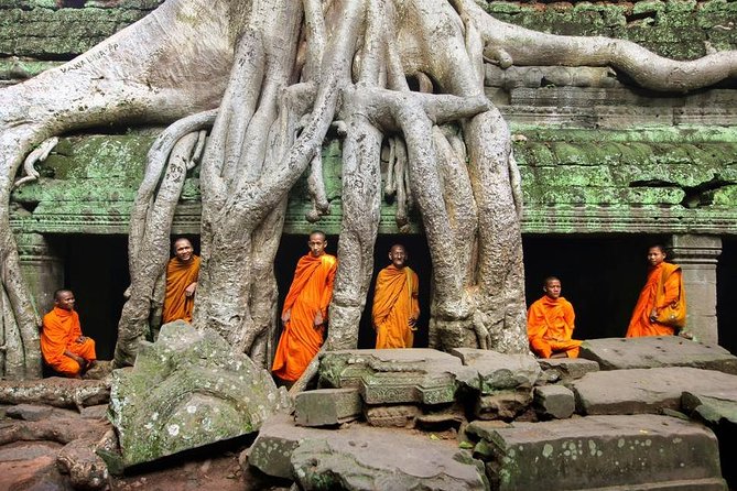 Angkor Wat Temples Tour with Entrance Ticket and Lunch - Angkor Thom and the South Gate approach