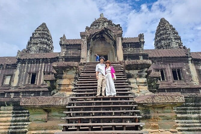 Angkor Wat Tour Deutsch | Private Führung - Stop 2: Angkor Thom and Bayon’s endless faces (about 2 hours)
