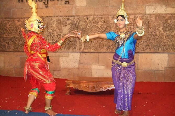 Apsara Dancing Show with Buffet Dinner Free Hotel Pick up - When the show starts, and how the 3 hours typically feel
