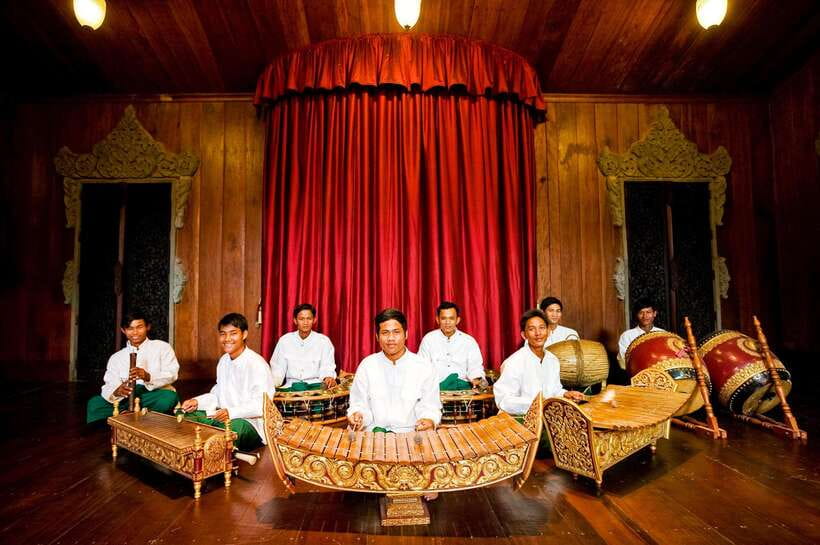 Apsara Performance include Dinner & hotel pick up - The Apsara show: dancers, singers, and musicians