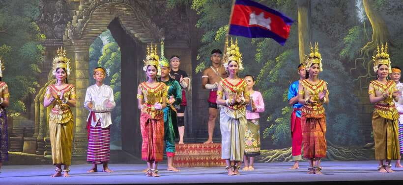 Apsara Performance Including Buffet Dinner & Hotel Pick up - Entering the Show: From Heavenly Apsaras to Khmer Beliefs