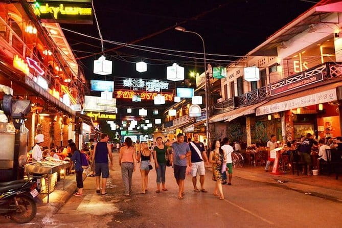 Apsara Show Dinner and Night Market Pub street - Pickup, Tuk-Tuk Rides, and Keeping the Night From Getting Complicated