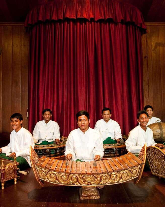 Apsara Theater Performance include dinner & Hotel pick up - Comfort and the heat: a small issue that affects enjoyment