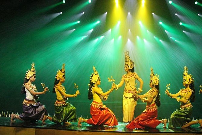 Apsara Theatre Performance include Dinner - The Dancing Program: Folk to Classical Apsara in One Sitting