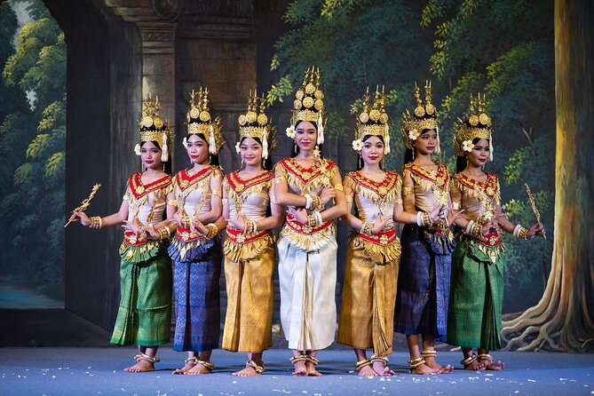 Apsara Theatre Performance include Dinner & hotel pick up - The big idea: dinner first, then Apsara Theatre