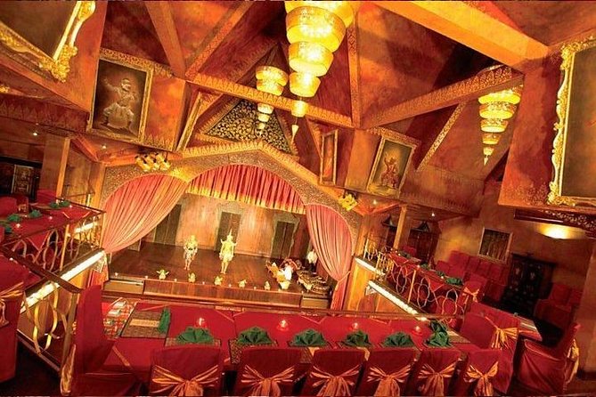 Apsara Theatre Performance include Dinner & Hotel Pickup - Hotel pickup and tuk-tuk logistics in Siem Reap at night
