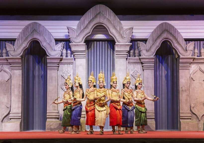 Apsara Traditional Dances & Local Buffet with Tuk-Tuk Ride - Key things to know before you go