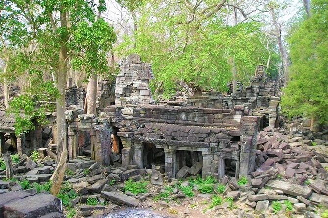Banteay Chhmar Temple & Silk Farm Private Day Trip from Siem Reap - Stop 2: Banteay Toap, the Fortress of the Army