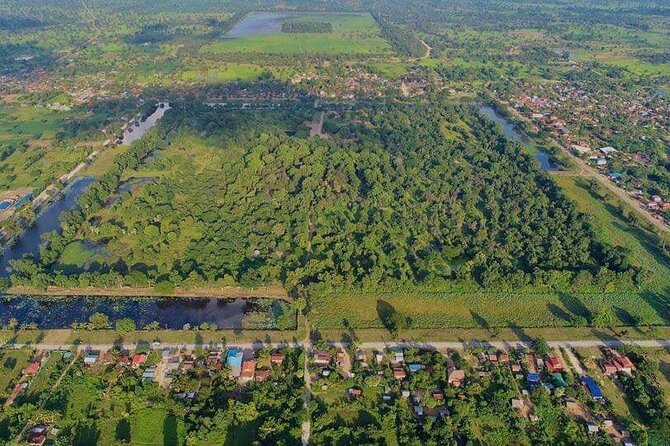 Banteay Chhmar Temple & Silk Farm Private Day Trip from Siem Reap - Guide and driver quality, and why it matters on remote days