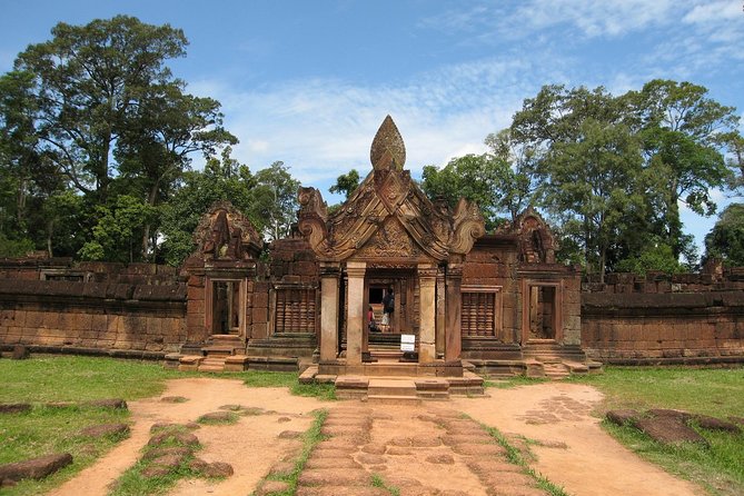 Banteay Srei and Big Tour from Siem Reap Small-Group - Neak Pean, five ponds and a myth with spiritual geometry
