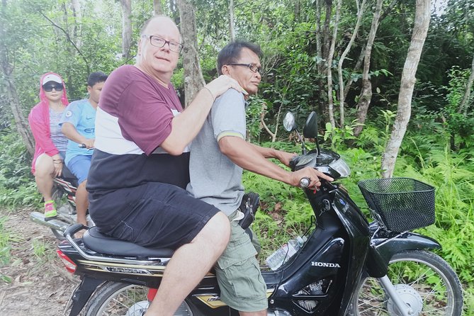 Banteay Srei & Kulen Mountain & Beng Mealea Tour - Banteay Srei: the Lady Temple and its 35 km temple craft
