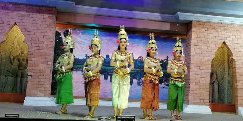 Buffet Dinner Apsara Show with hotel transfers - Open-Air Garden Mood or Air-Conditioned Comfort