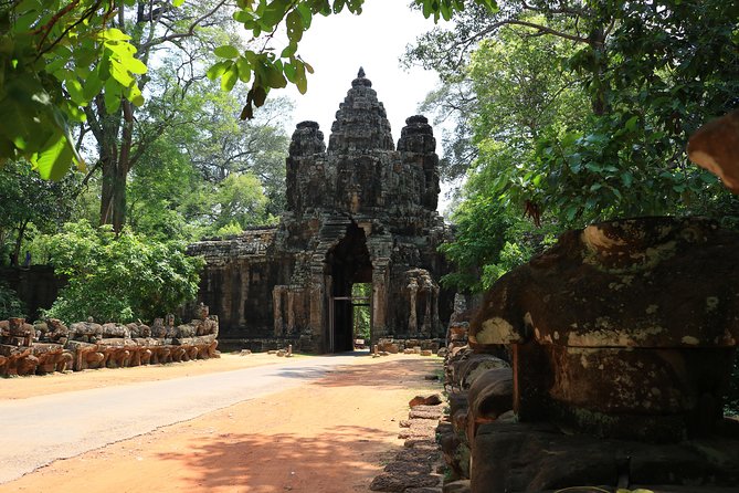 Classic Angkor Wat Sunrise or Sunset Private and Small GroupTour - Sunrise vs Sunset Option: Choose the Day Mood You Want
