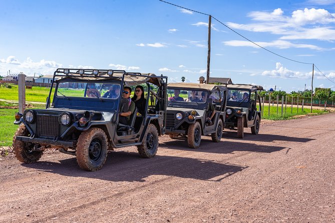 Countryside Sunset Jeep Tour with Drinks included - Jeep Ride Comfort, Driver Style, and the Role of the Guide