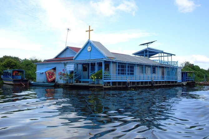 discover floating villages and tonle sap lake by boat - Lunch on the Queen Tara Riverboat: included comfort and hammock time