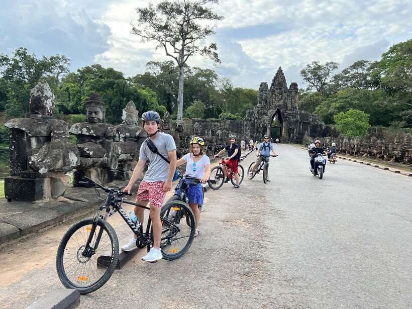 Explore Angkor Wat by Bike and Sunset - Angkor Wat First, for the Right Kind of Calm