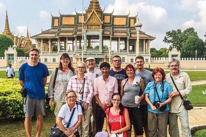 Exploring the Ancient Wonders of Angkor Wat with sunset backheng - Who this tour is best for, and who should think twice
