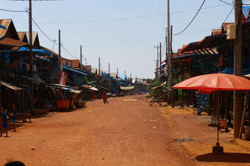 Exploring the Enchanting Kampong Phluk Floating Village - Rainy season versus dry season, which one fits your priorities
