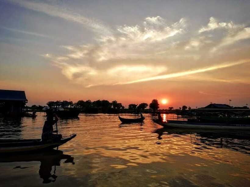 Floating Village and Tonlé Sap Sunset Tour - Meeting the Family and Using Your Guide as Translator
