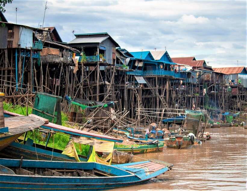 Floating Village-Mangroves Forest Tonle Sap Lake Boat Tour - Ro Lus Market and the guide stops you from missing the point