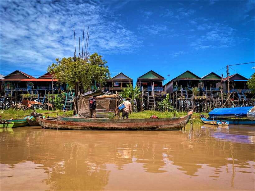 Floating Village-Mangroves Forest Tonle Sap Lake Boat Tour - After lunch: temples, a royal park stop, and a café break
