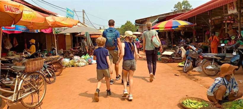 Floating Village-Mangroves Forest Tonle Sap Lake Boat Tour - Guides and the small details that can make or break it
