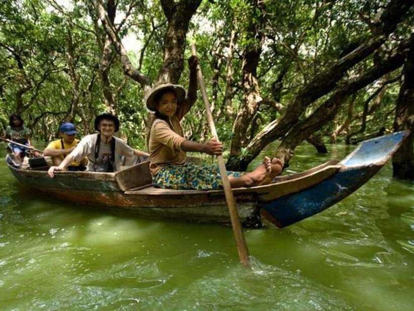 Floating Village-Mangroves Forest Tonle Sap Lake Boat Tour - From your hotel to the pier, then straight onto the lake