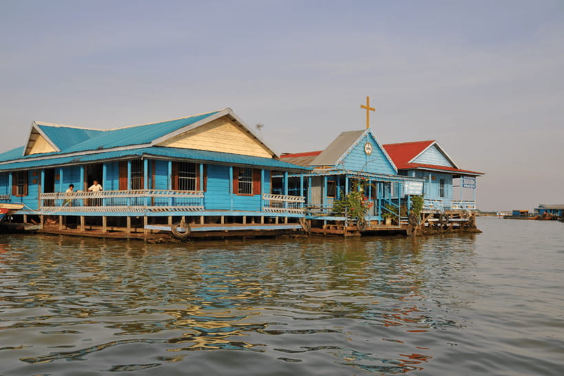 Floating Village Tour with Khmer Meal & Beer - Sunset on Tonle Sap With a Beer in Hand