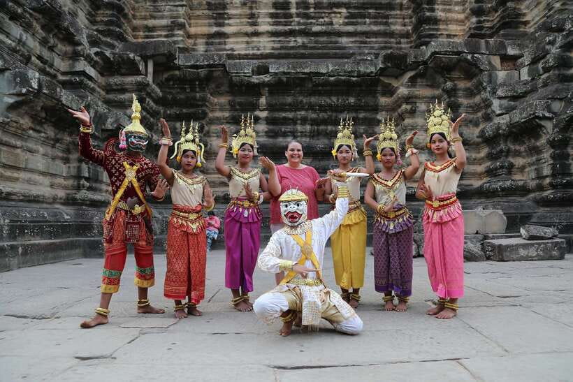 From Siem Reap: Angkor Wat Full-Day Private Tour & Sunrise - What to bring, and how to handle rain or shine