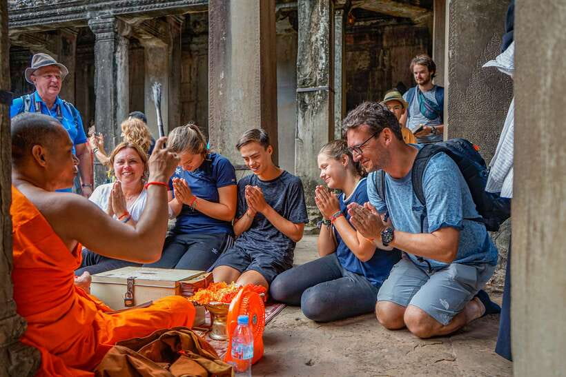 From Siem Reap: Angkor Wat Full-Day Private Tour & Sunrise - Meet at 5:00 am, then chase the best light