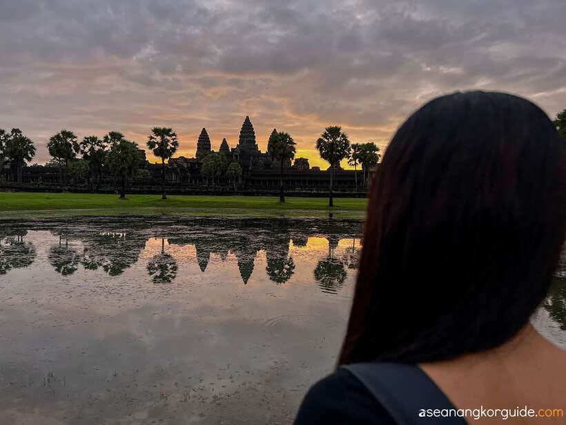 From Siem Reap: Angkor Wat Sunrise and Temples E-Bike Tour - The 4:40 am sunrise run at Angkor Wat