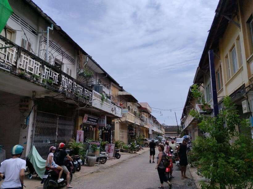 From Siem Reap: Battambang Day Trip Return or to Phnom Penh - Peace Gallery: learning how Cambodia pushed toward peace
