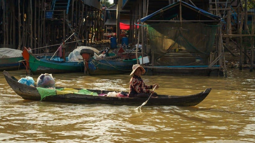 From Siem Reap: Kampong Phluk Floating Village Tour by Boat - From Siem Reap to Tonle Sap Lake: the ride sets your expectations