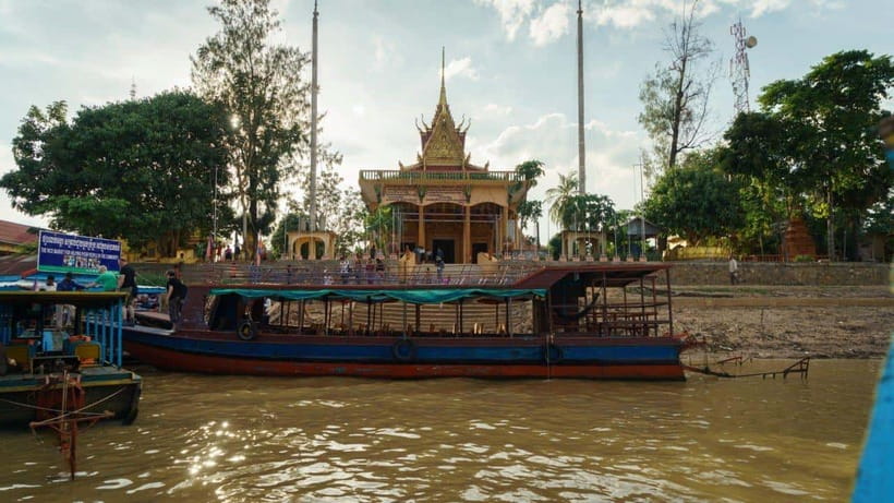 From Siem Reap: Kampong Phluk Floating Village Tour by Boat - The main event: private boat transfer and Kompong Phluk itself