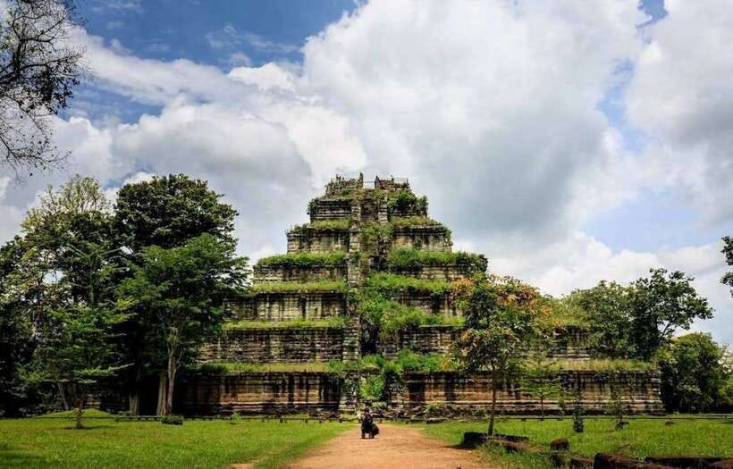 From Siem Reap: Koh Ker and Beng Mealea Temples Tour - Beng Mealea: a 12th-century Hindu temple reclaimed by thick jungle