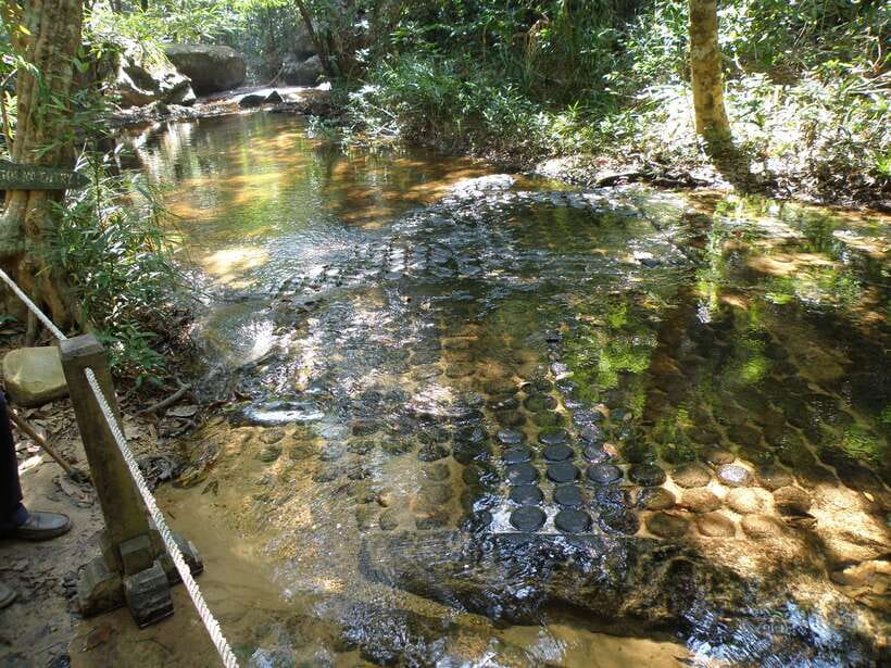 From Siem Reap: Small-Group Phnom Kulen Waterfall Day Tour - Siem Reap to Phnom Kulen, and why the drive matters