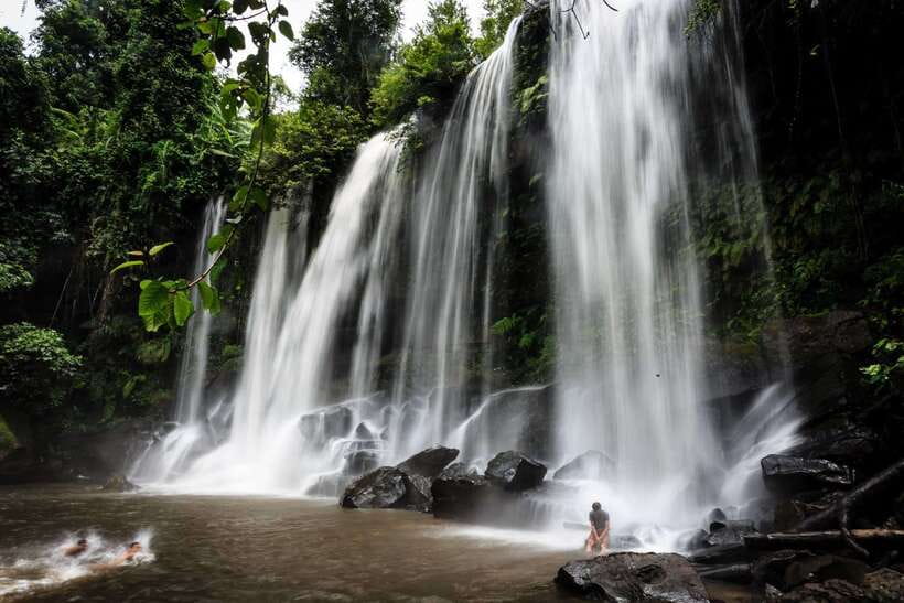 From Siem Reap: Small-Group Phnom Kulen Waterfall Day Tour - Arriving at the Phnom Kulen plateau and its temple-and-water maze