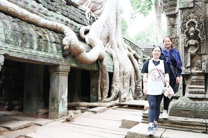 Full Day Angkor Park with Sunset by Tuk Tuk - Start in Angkor Thom: Village Stop, Then Bayon’s Big Presence