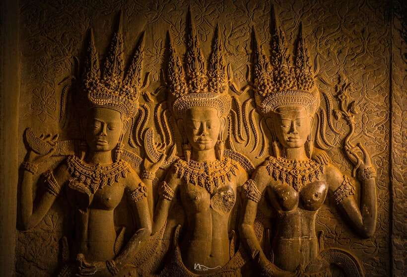 Full-Day Angkor Wat Sunrise and Sunset Private Tour - Angkor Thom: Bayon’s Faces and the Royal Enclosure Walk