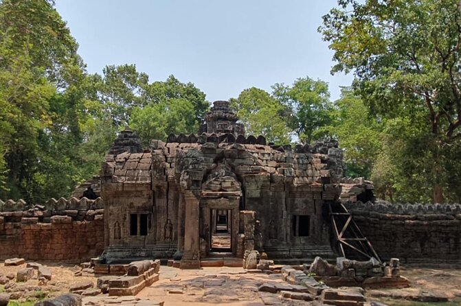 Full Day Angkor Wat Temples Tour with Pickup - Pickup, tickets, and how your day actually starts
