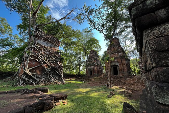 Full Day Banteay Srei Beng Mealea and Koh Ker Small Group Tour - Lunch at a local family restaurant, plus fruits to keep you moving