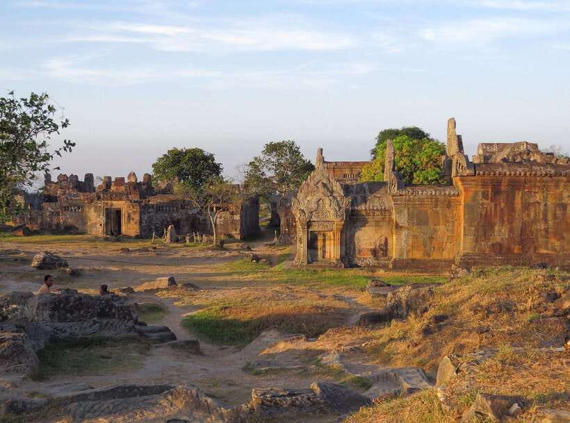 Full-Day Preah Vihear, Koh Ker and Beng Mealea Private Tour - What to pack and how to make the most of photos and walks