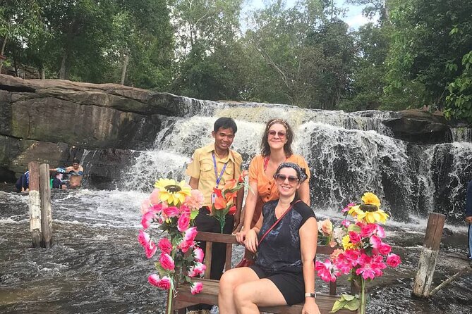 Full-Day Private Tour Phnom Kulen and Waterfalls - Preah Ang Thom pagoda: the reclining Buddha in a sandstone boulder