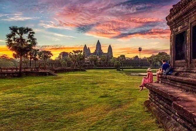 Full-day Private VIP Tour to Angkor Complex - Stop 3 and 4: Baphuon’s Elevated Walkway and Phimeanakas