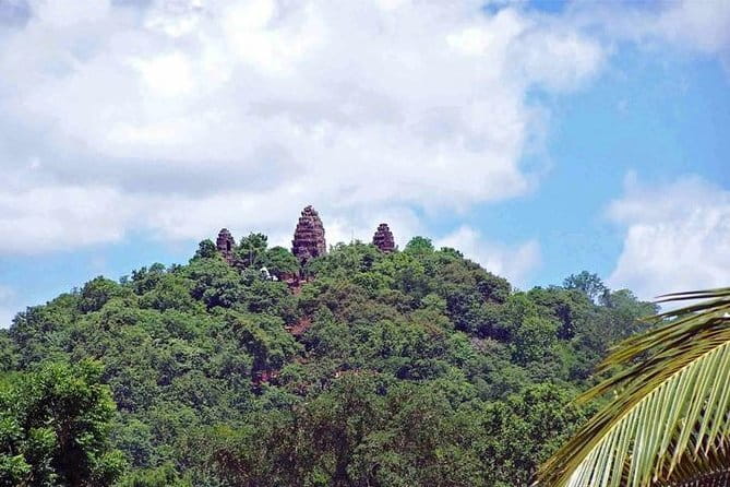 Full Day Tour from Siem Reap - Bamboo Train, Killing Cave & Sunset - Phnom Sampeau and the Killing Cave context: history plus a sunset plan