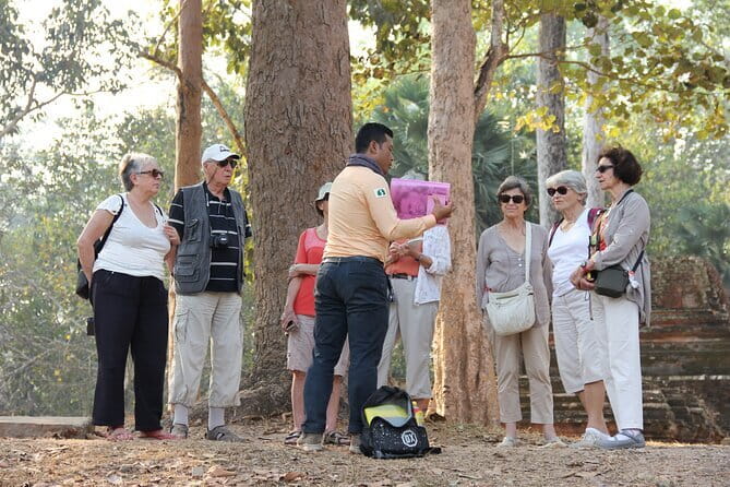Full Day Tour from Siem Reap - Bamboo Train, Killing Cave & Sunset - Battambang Bat Caves around 5 pm: the sky fills in motion