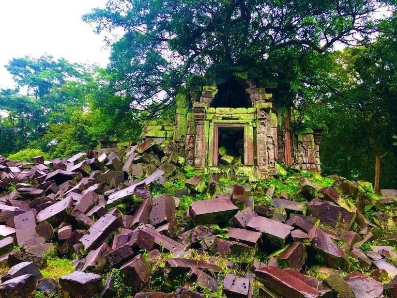 Full-Day Tour to Banteay Srey, Beng Melea & Kulen Mountain - What I recommend you pack for this exact day