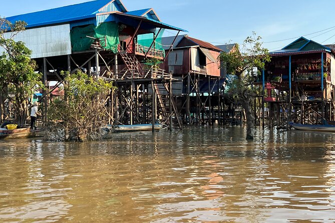 Half Day Kompong Pluck stilt home Village on Tonle Sap & Sunset - Getting there from Siem Reap: minibus then boat