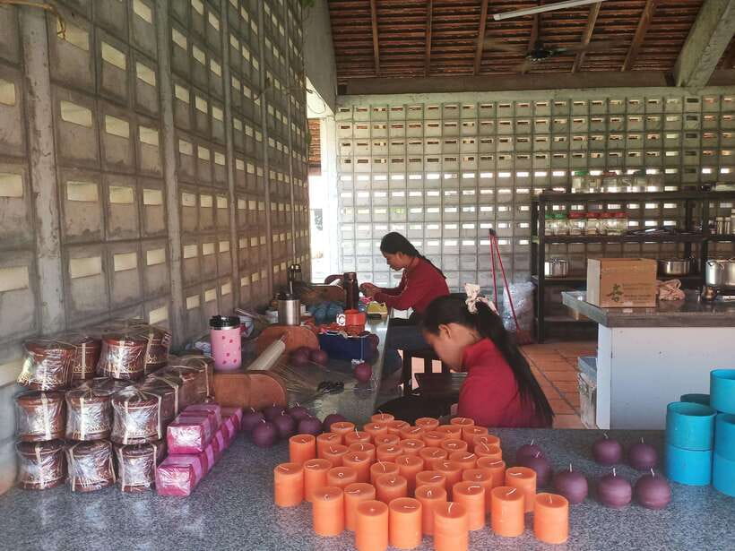 Half Day Trip: Silk Farm, Satcha, and Senteur d'Angkor Tour - The Satcha Handicraft Center and its 6 workshop flow